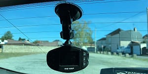 installation dashcam - mini caméra embrauquée